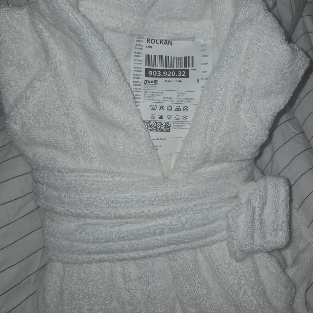 IKEA White Terry Bathrobe with Shawl Collar - Picture 6 of 6